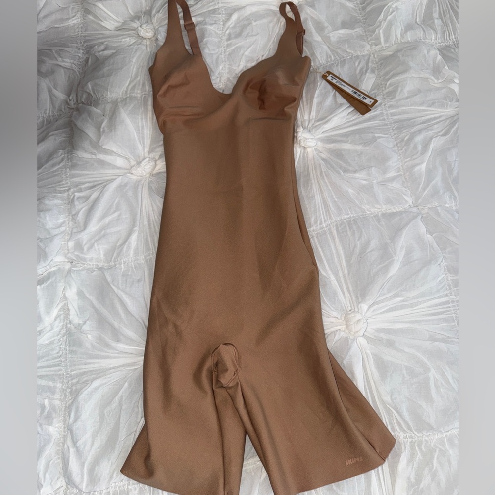 SKIMS Body Unlined Plunge Mid Thigh Bodysuit Sienna Womens S Shapewear